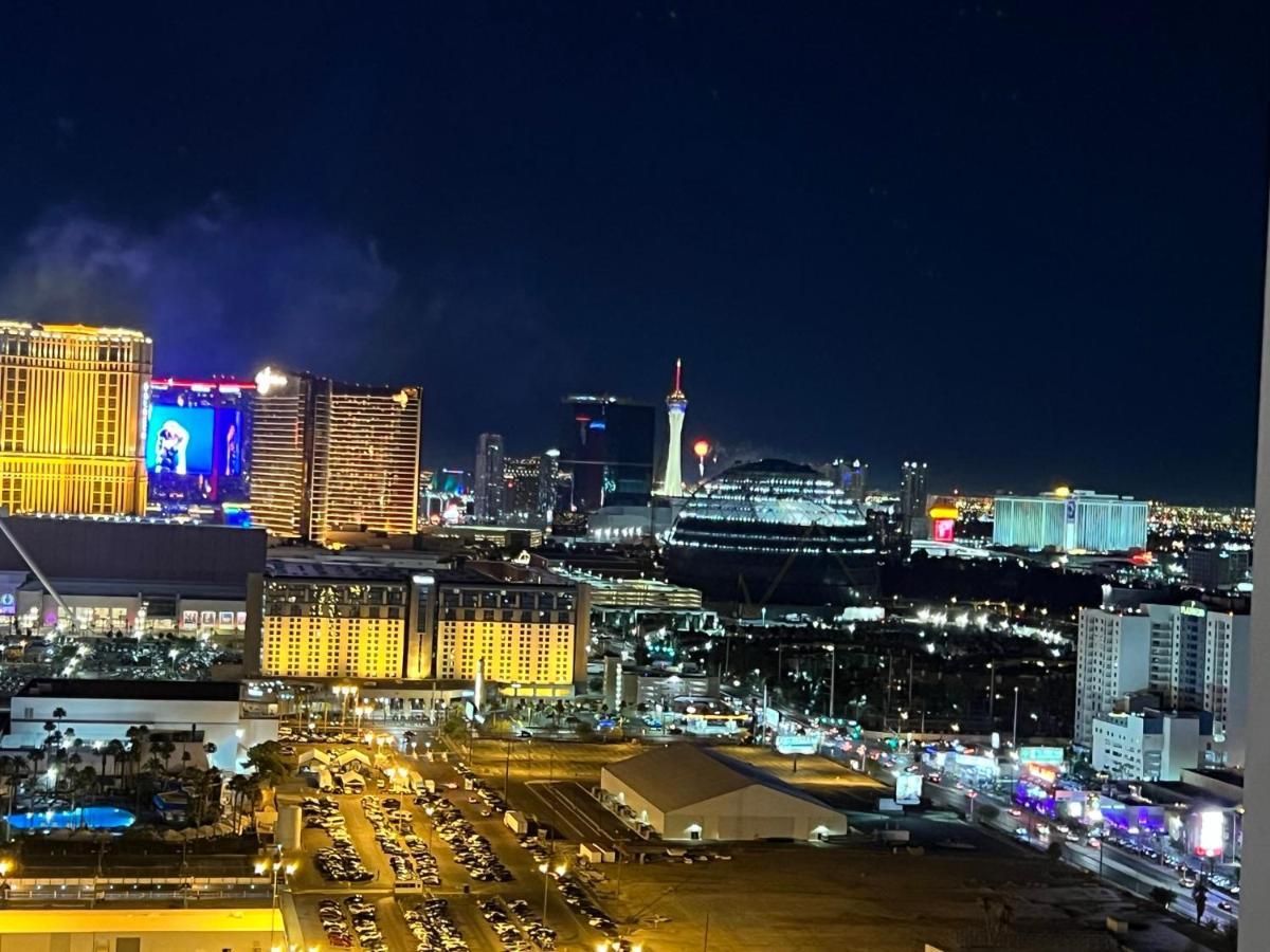 Balcony Suite Strip View Las Vegas Exterior foto